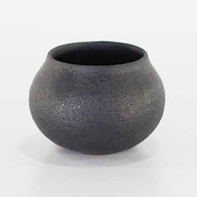 作家もの　器　村上直子　鉢 作家鉢】村上直子作 信楽焼 茶壷鉢 黒 幅7cm×高さ6.5cm｜盆栽妙 – 盆栽
