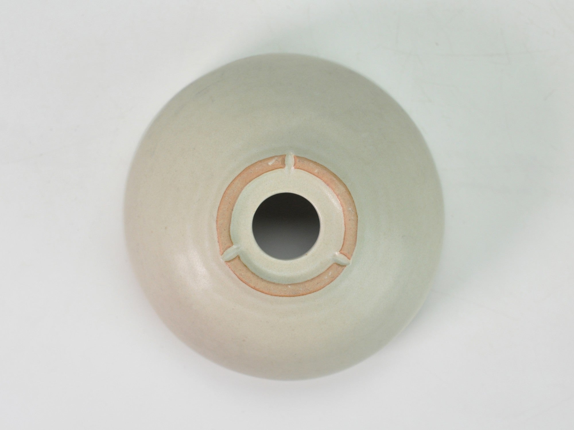 美濃焼 盆栽鉢 丸変形 4号 ホワイト 幅12cm×高さ6.4cmの販売｜盆栽妙