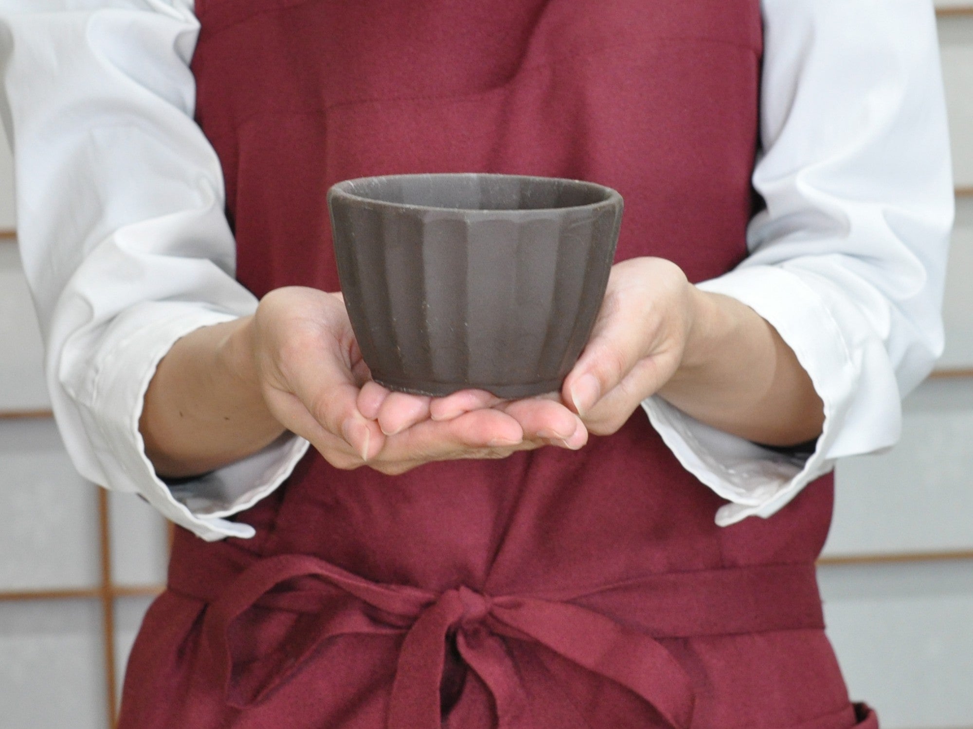 瀬戸焼】 菊型 3号 ウ泥 幅9.8cm×高さ6.5cmの販売｜盆栽妙 – 盆栽妙 本店