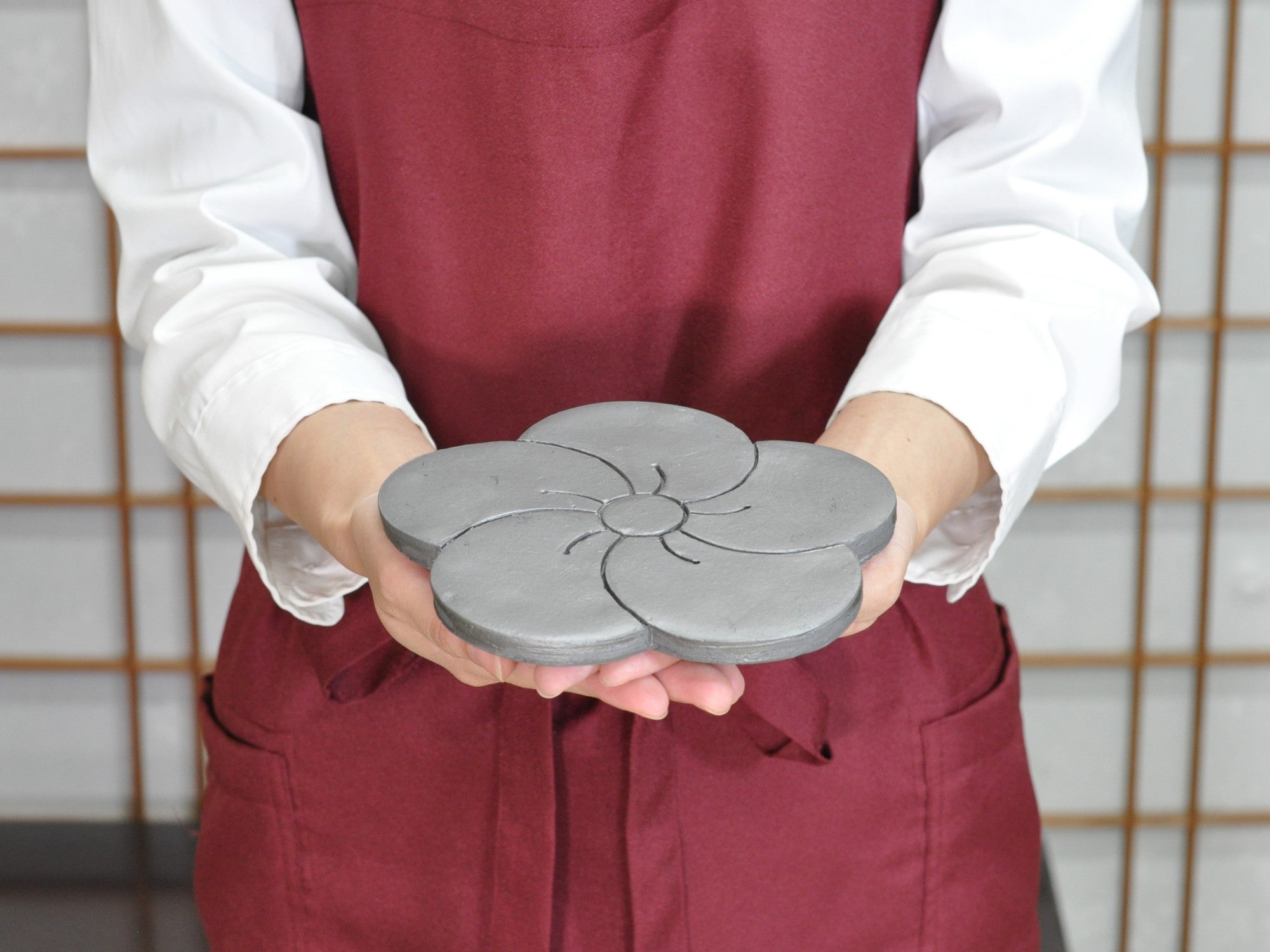 讃岐瓦 花台 梅 中の販売｜盆栽妙 – 盆栽妙 本店