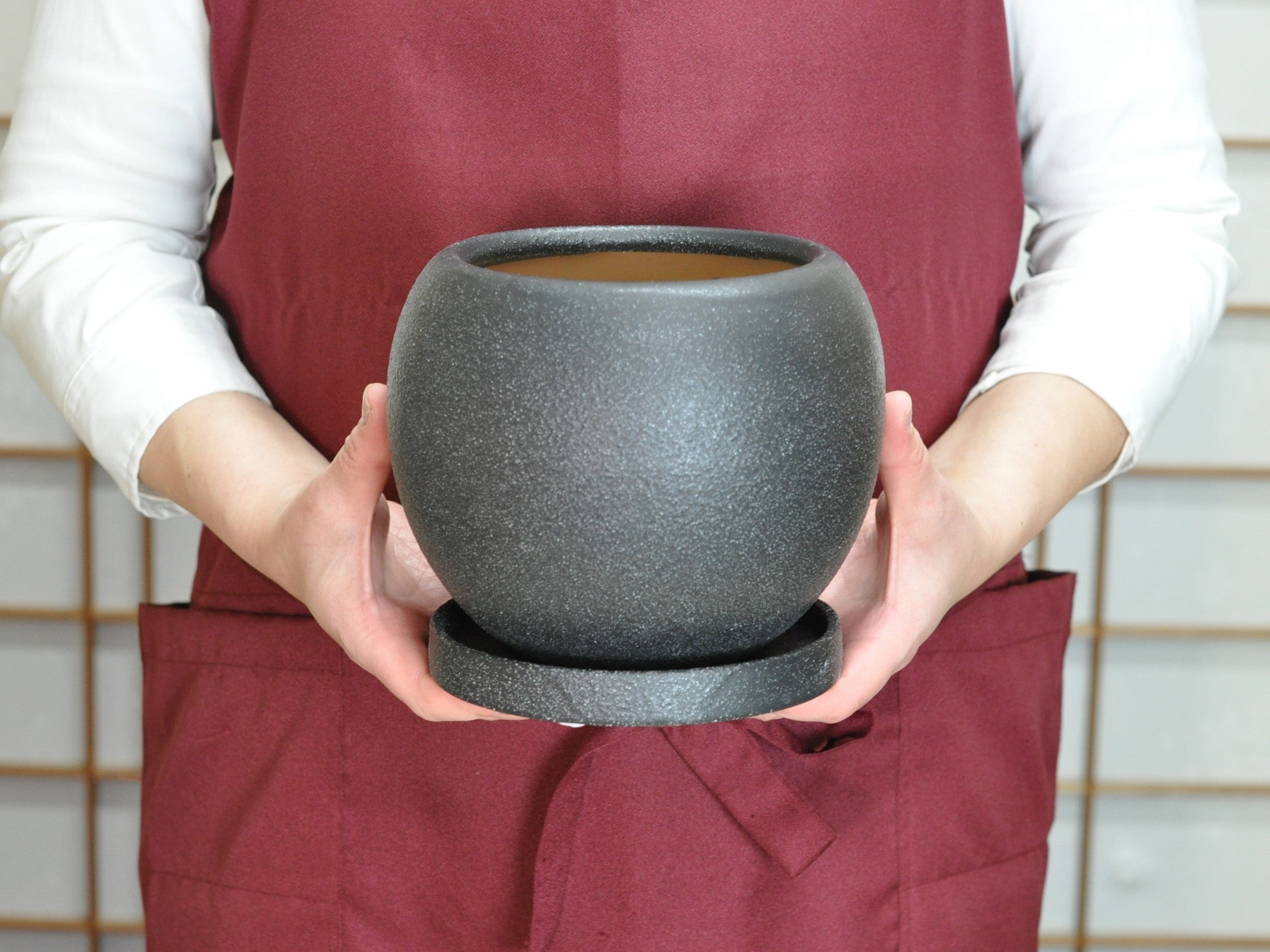 ドトロン 受け皿付き ブラック 6号 幅18cm×高さ14.5cmの販売｜盆栽妙