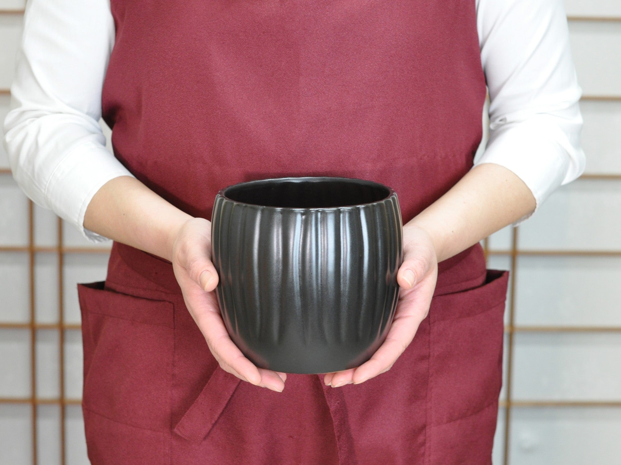 丸深モダン鉢 5号 マットブラック 幅14.5cm×高さ13.4cmの販売｜盆栽妙