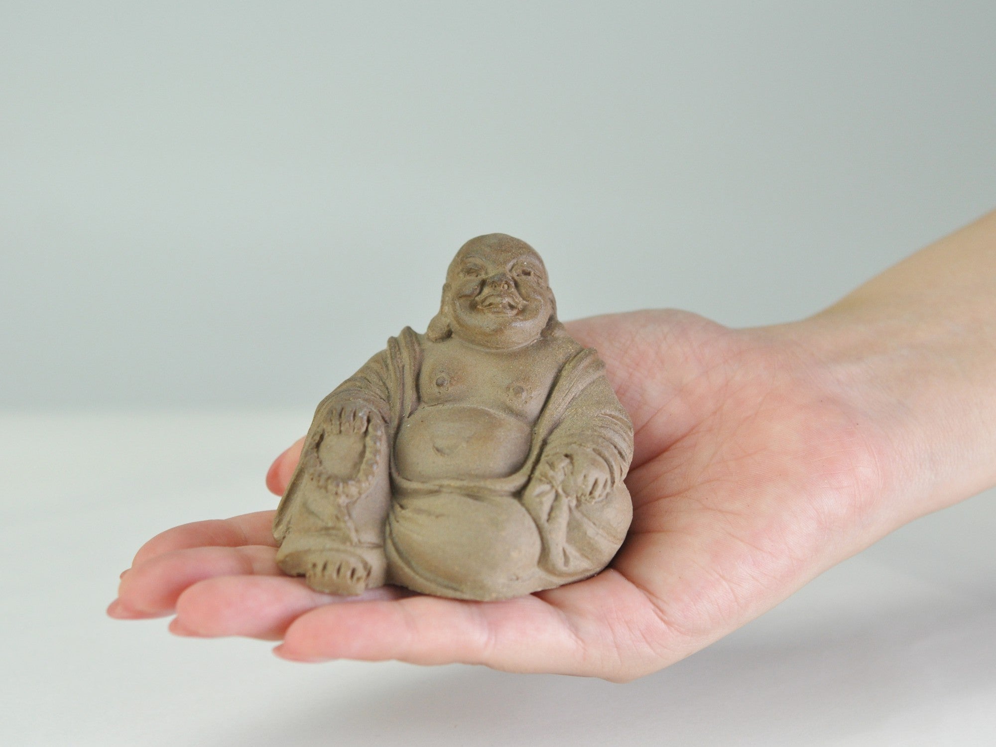 陶器の置物 フィギュア くつろぐ仏の販売｜盆栽妙 – 盆栽妙 本店