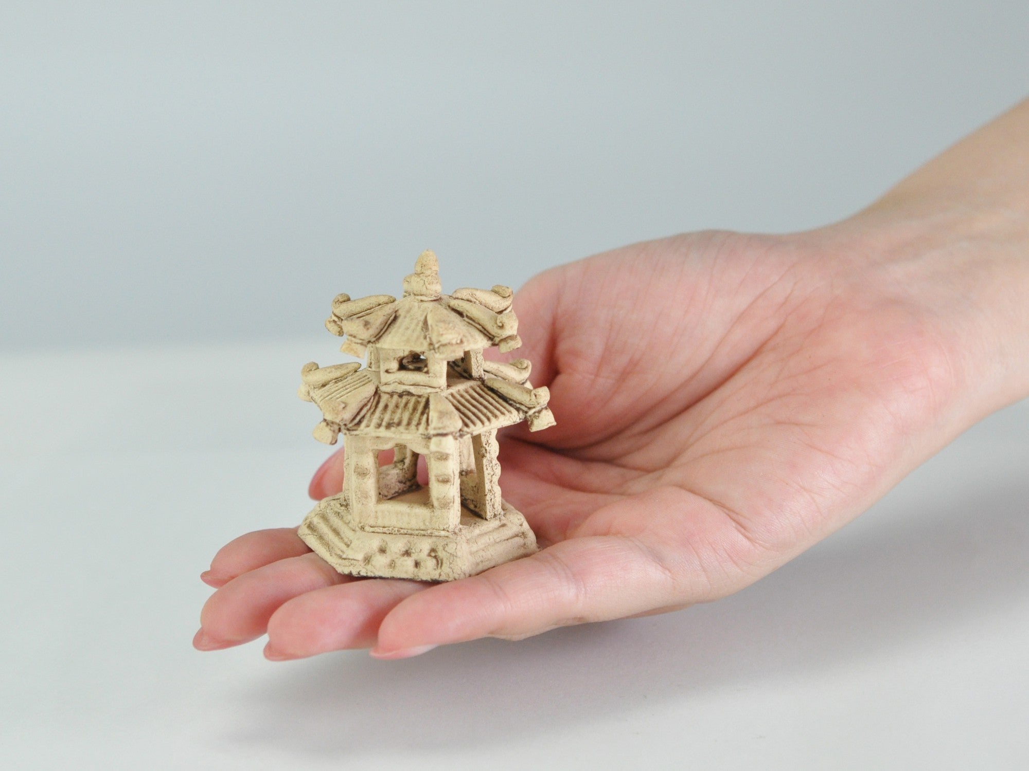 陶器の置物 フィギュア 東屋白の販売｜盆栽妙 – 盆栽妙 本店