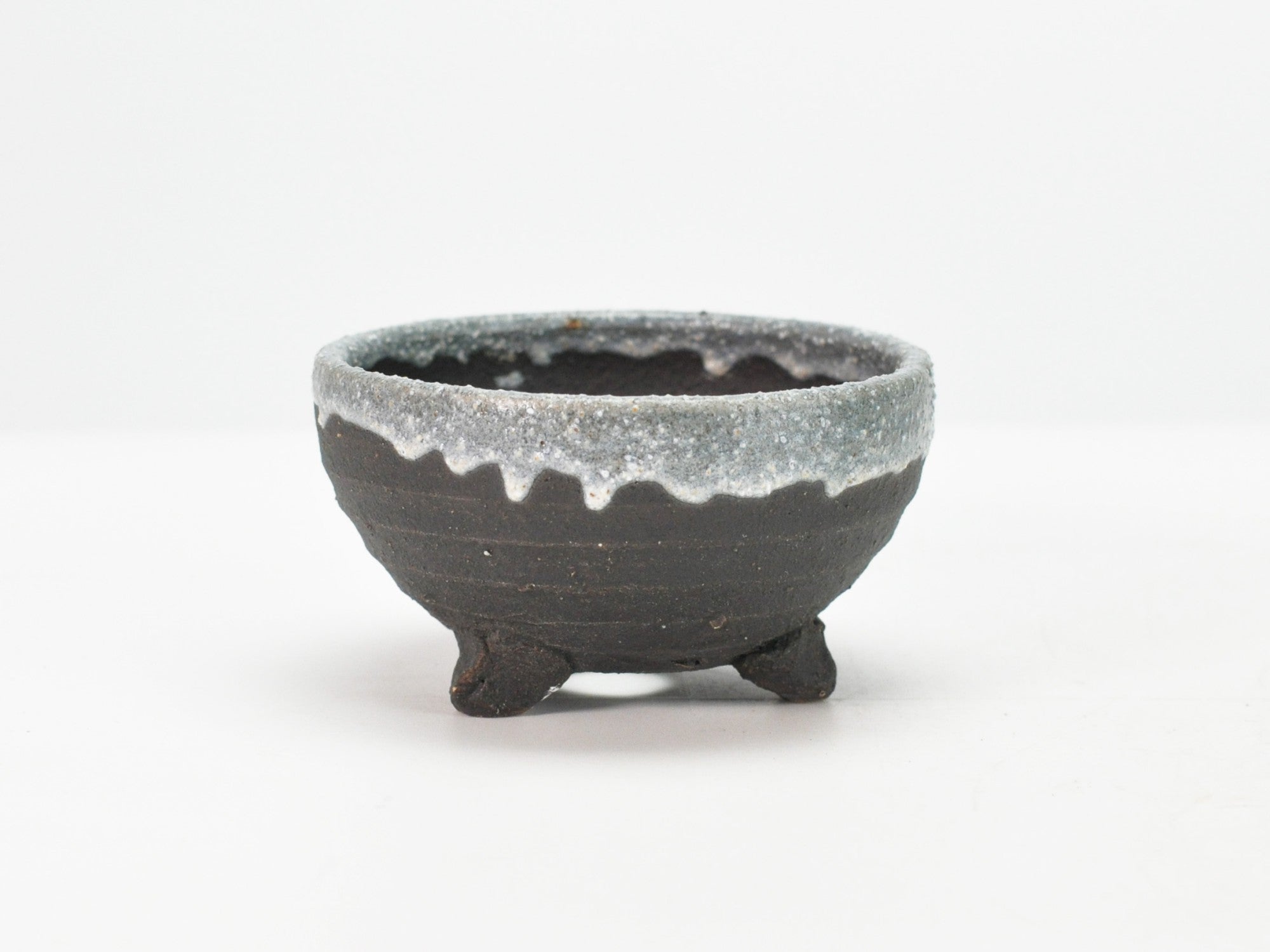 信楽焼 浅型3号 いぶし白雪 幅9.5cm×高さ5.5cmの販売｜盆栽妙 – 盆栽妙
