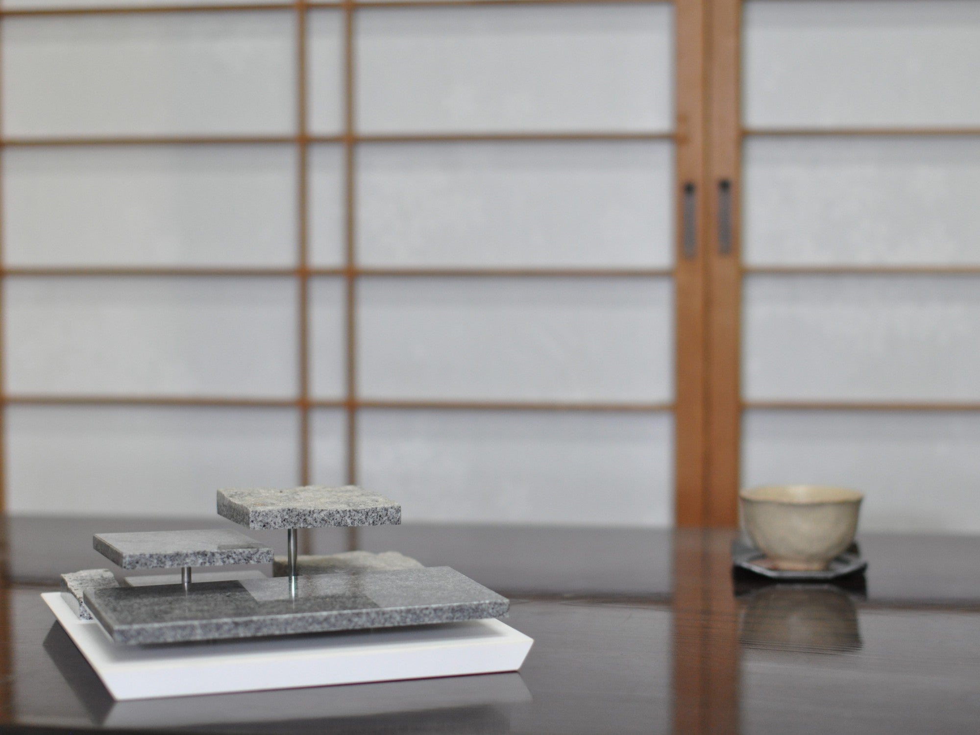 庵治石 小物トレイL 段違い飾り棚 の販売｜盆栽妙 – 盆栽妙 本店