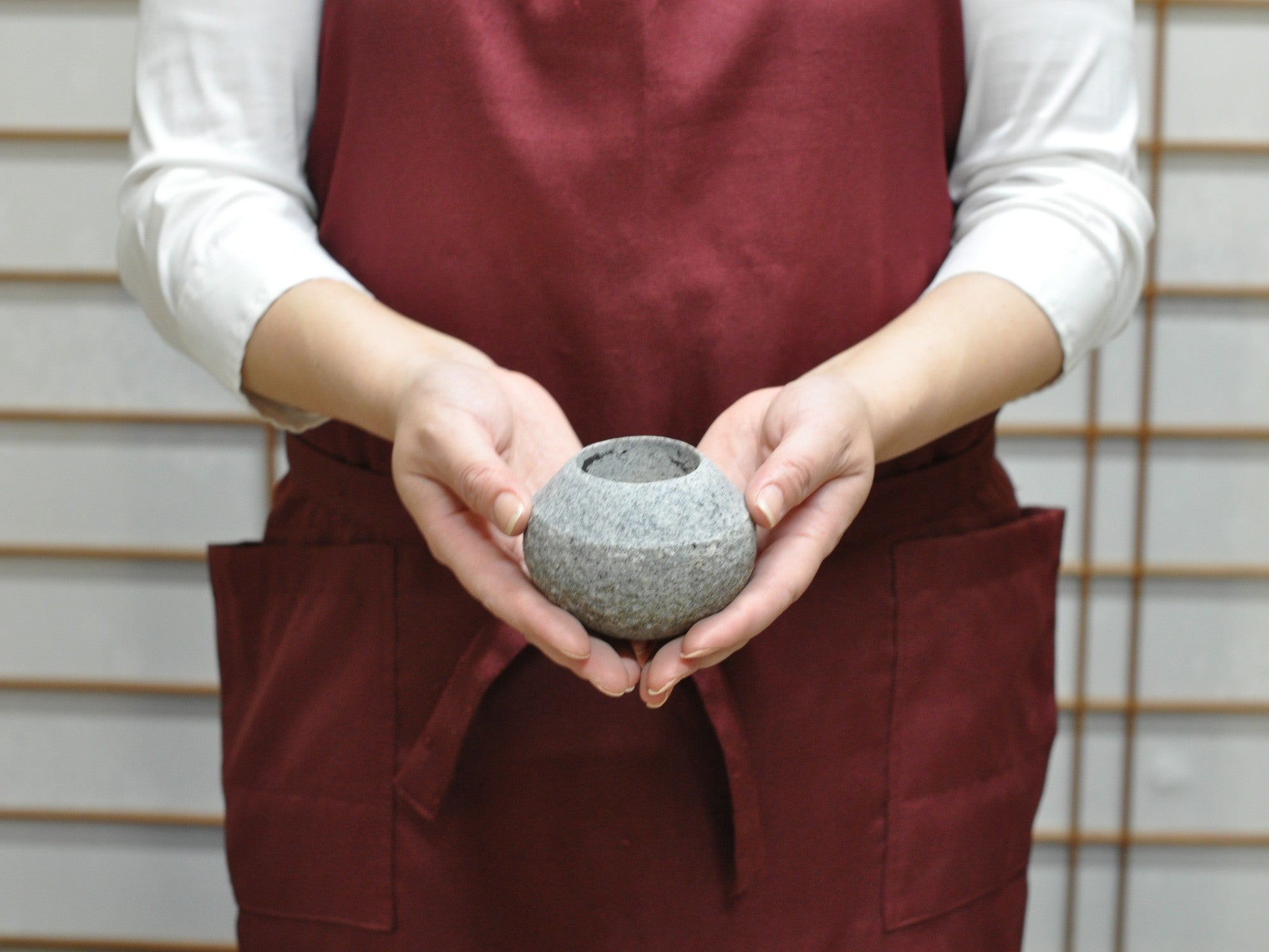 庵治石 丸玉鉢（鉢穴あり)の販売｜盆栽妙 – 盆栽妙 本店