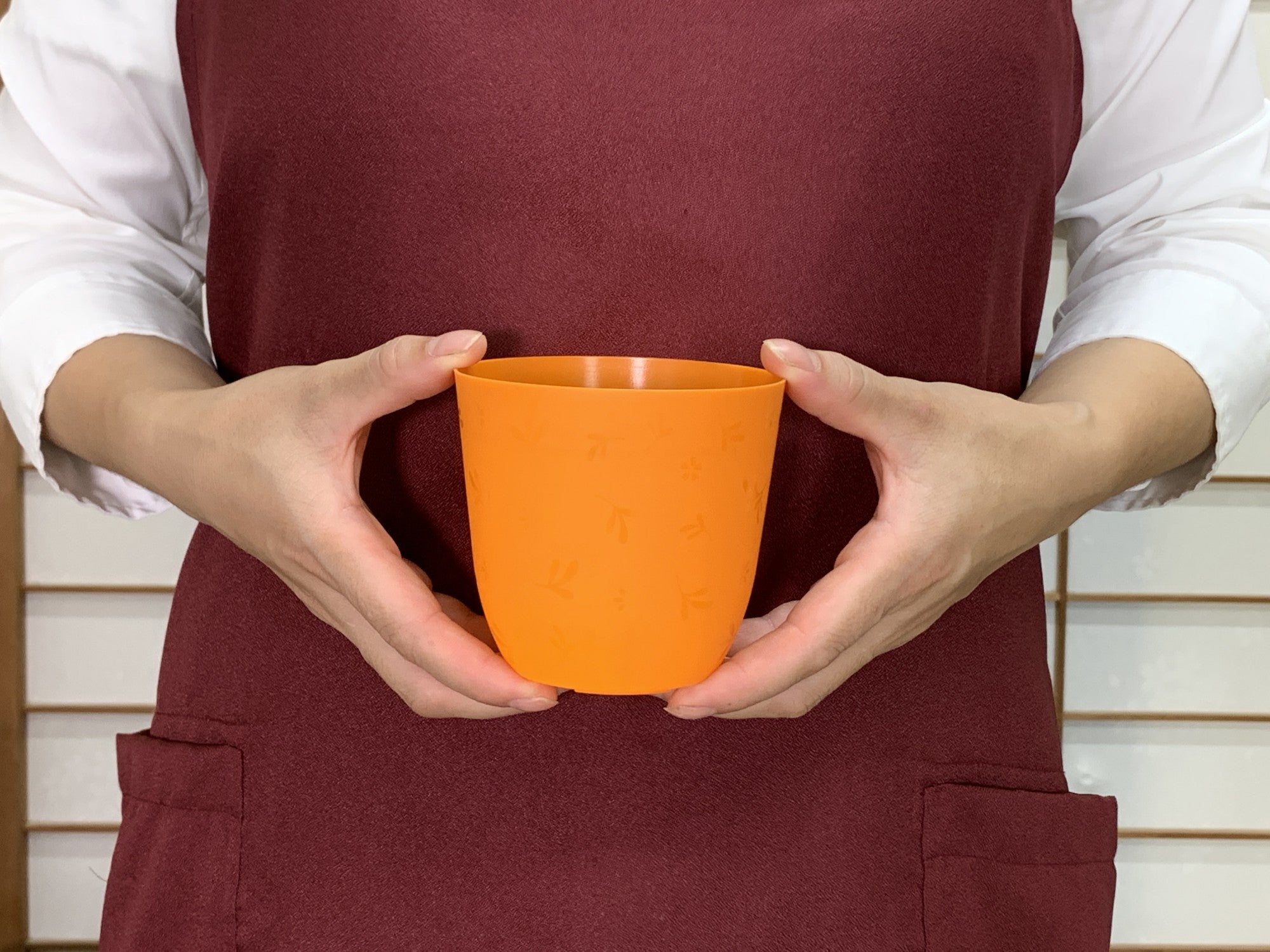 プラ鉢 3号 スタンダード丸鉢リーフ模様 オレンジ 3.5TKM 幅9.2cm×高さ