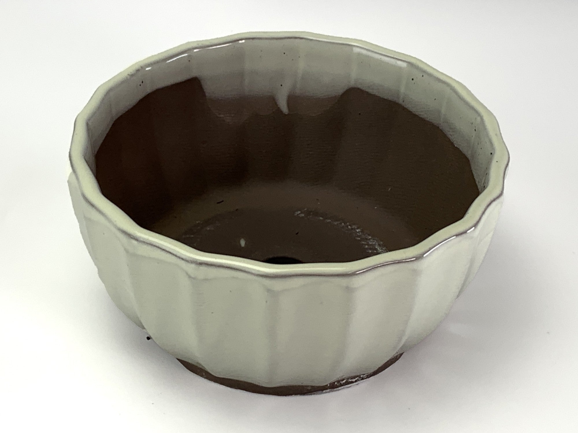 瀬戸焼 菊型5号 クリーム 幅15cm×高さ7cm の販売｜盆栽妙 – 盆栽妙 本店