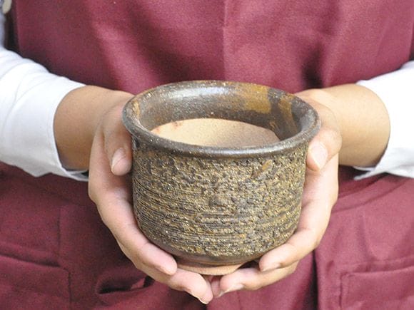 信楽焼の植木鉢4号 伊羅保松皮尻丸の販売｜盆栽鉢は盆栽妙 – 盆栽妙 本店