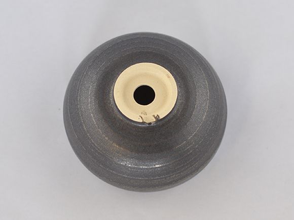 黒丸和鉢 金彩 宗蔵作　【盆栽鉢】【4号】【信楽焼】 幅11.5cm×高さ6.5cm