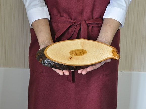 桜の樹の切り株花台