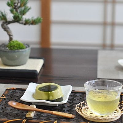 盆栽とお菓子のセット　ミニ五葉松と抹茶プリン