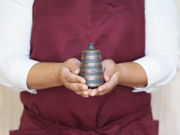 一輪差し／釣鐘形／信楽焼花入／勝己造 一輪差し／釣鐘形／信楽焼花入