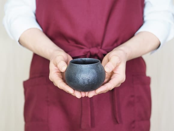 作家鉢】村上直子作 信楽焼 茶壷鉢 黒 幅7cm×高さ6.5cm｜盆栽妙 – 盆栽