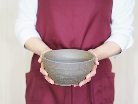【信楽焼】　いぶしすり鉢 わん型 6号 幅17cm×高さ8～9cm