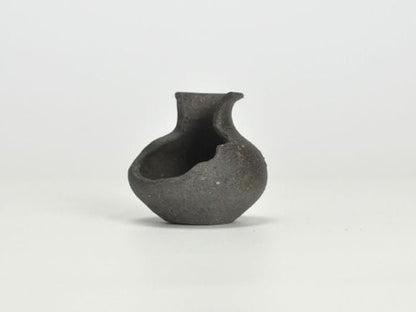 作家鉢　2号　つぼ型縦置き黒　伊藤光伸作　幅5.7cm×高さ6cm