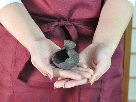 作家鉢　2号　つぼ型縦置き黒　伊藤光伸作　幅5.7cm×高さ6cm