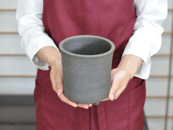 銀灰 寸胴足つき 4号 鉢幅約12cmX高さ約12cm