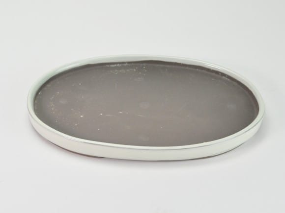 瀬戸焼クリーム9号小判水石(穴ナシ) 幅27.8cm×奥行き19cm×高さ2.8cm