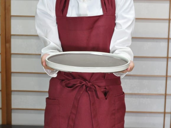 瀬戸焼クリーム9号小判水石(穴ナシ) 幅27.8cm×奥行き19cm×高さ2.8cm