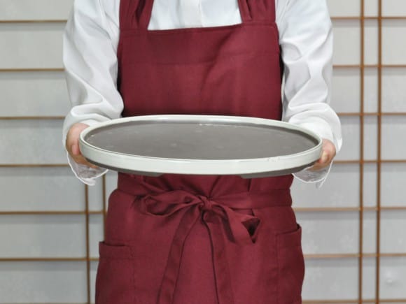 瀬戸焼クリーム10号小判水石(穴ナシ) 幅31cm×奥行き21cm×高さ2.8cm