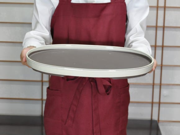 瀬戸焼クリーム13号小判水石(穴ナシ) 幅41cm×奥行き28cm×高さ3cm
