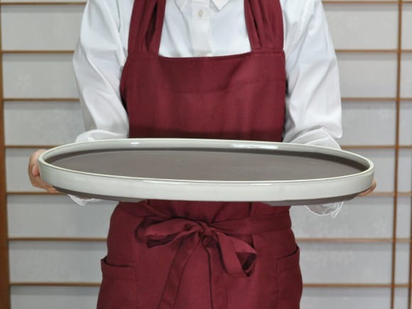 瀬戸焼クリーム14号小判水石(穴ナシ) 幅44.7cm×奥行き28.5cm×高さ3.2cm