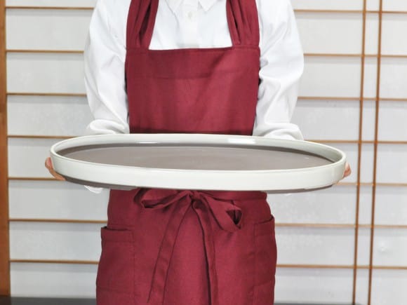 瀬戸焼クリーム15号小判水石(穴ナシ) 幅47.9cm×奥行き32cm×高さ3.3cm