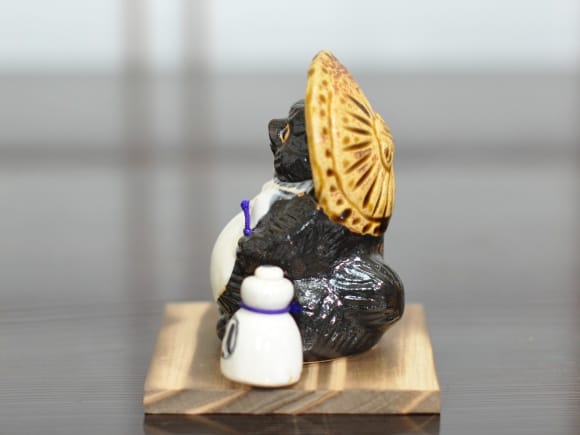 信楽たぬき お父さんたぬき 大 高さ10cm 幅 8.5cm 奥行き 6.5cmを販売